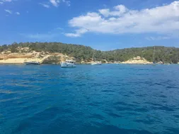 Baie aux eaux cristallines